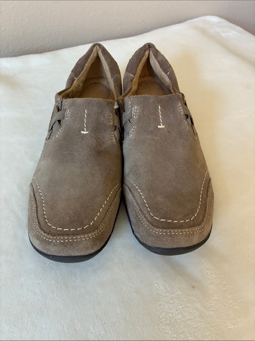 Naturalizer Size 7M Tan Suede Leather Slip On Loafers Comfort Neutral Minimalist
